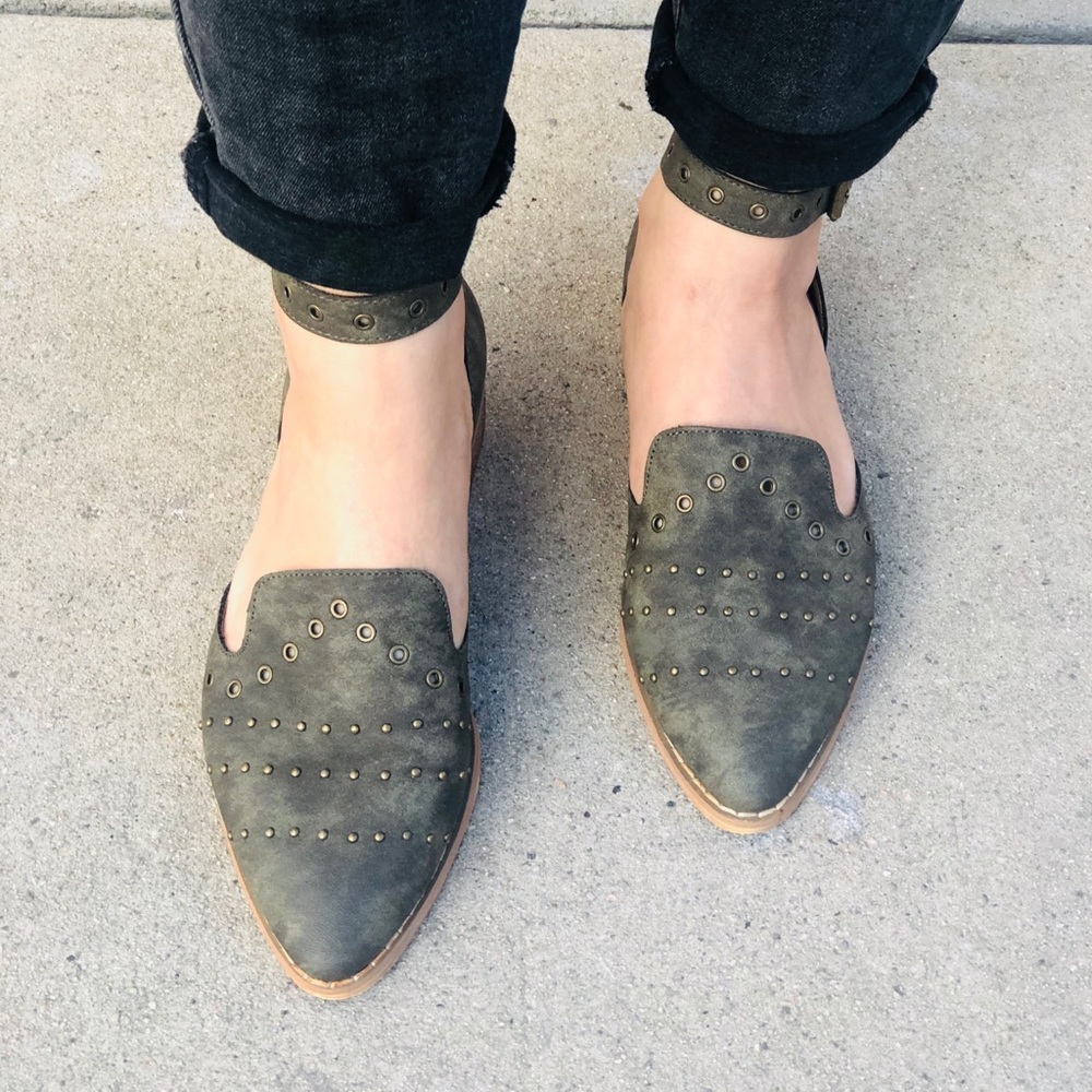 Montana Ankle Flat - Picture 1 of 3